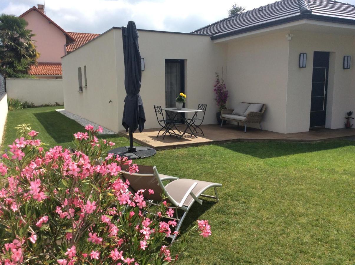 Du Cote De Chez Paule, Chambre Avec Entree Independante Et Salle D'Eau Privative Séméac 외부 사진