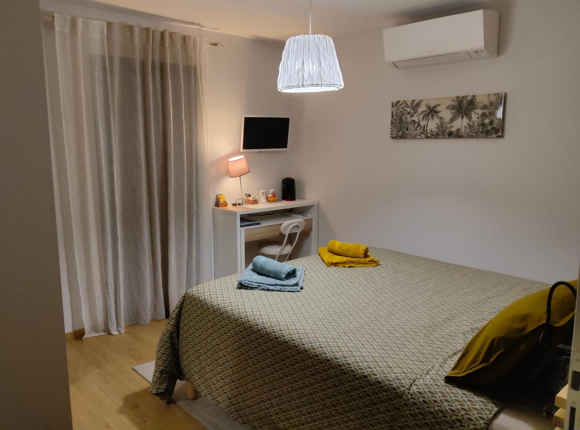 Du Cote De Chez Paule, Chambre Avec Entree Independante Et Salle D'Eau Privative Séméac 외부 사진