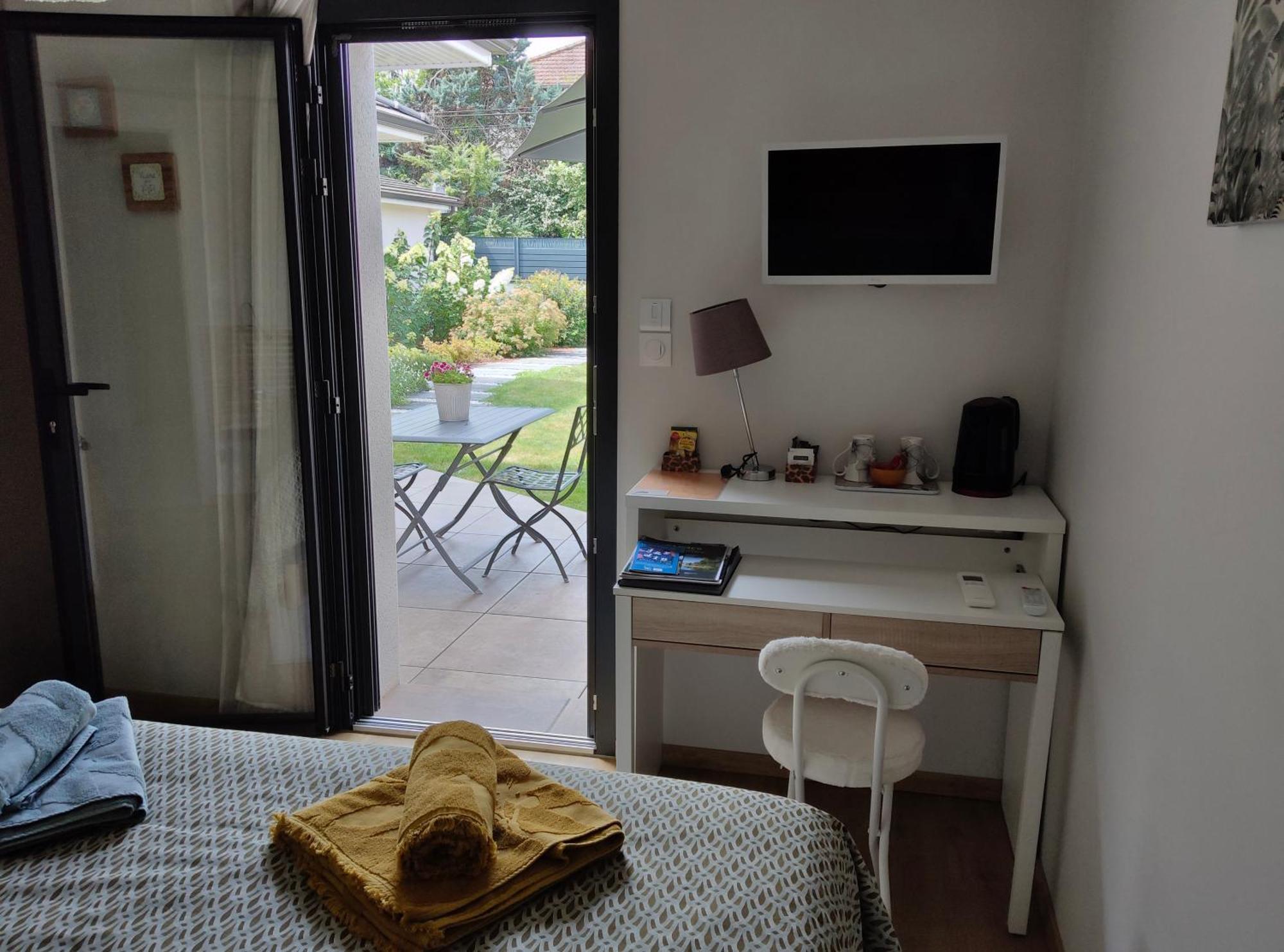 Du Cote De Chez Paule, Chambre Avec Entree Independante Et Salle D'Eau Privative Séméac 외부 사진